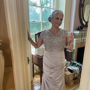 Beautiful and comfortable formal dress. Worn once.great condition,like new.